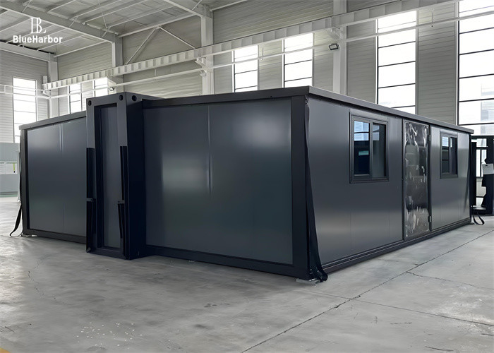 Stahl / Aluminium Doppelflügel Erweiterbares Prefab Haus für Wohnraum Einfache und schnelle Installation Erweiterbar von 18 bis 60 Quadratmetern