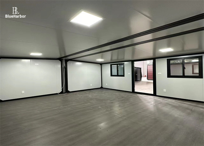 Stahl / Aluminium Doppelflügel Erweiterbares Prefab Haus für Wohnraum Einfache und schnelle Installation Erweiterbar von 18 bis 60 Quadratmetern